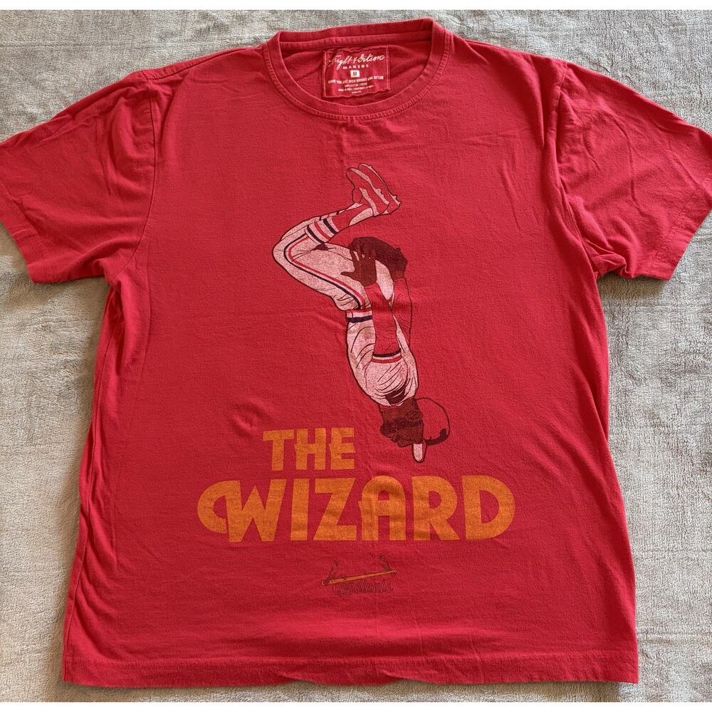 Ozzie Smith The Wizard of Oz T-Shirt Men’s M Red St. Louis Cardinals